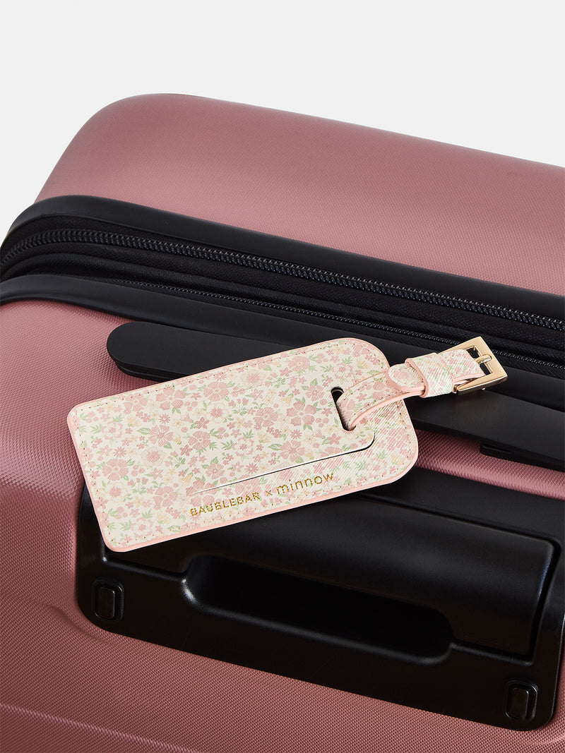 BaubleBar Minnow x BaubleBar Luggage Tag - Antique Floral - 
    Minnow x Baublebar luggage tag
  
